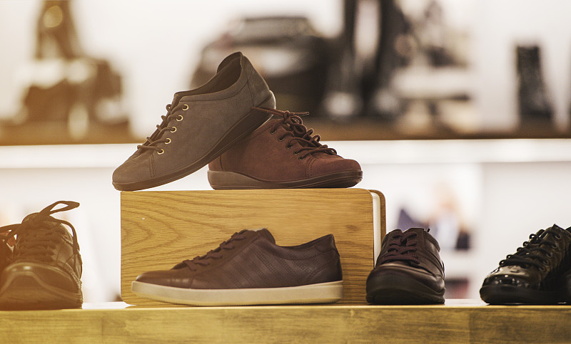 鞋子,男人,个人随身用品,零售展示,褐色,新的,水平画幅,无人,架子,商店