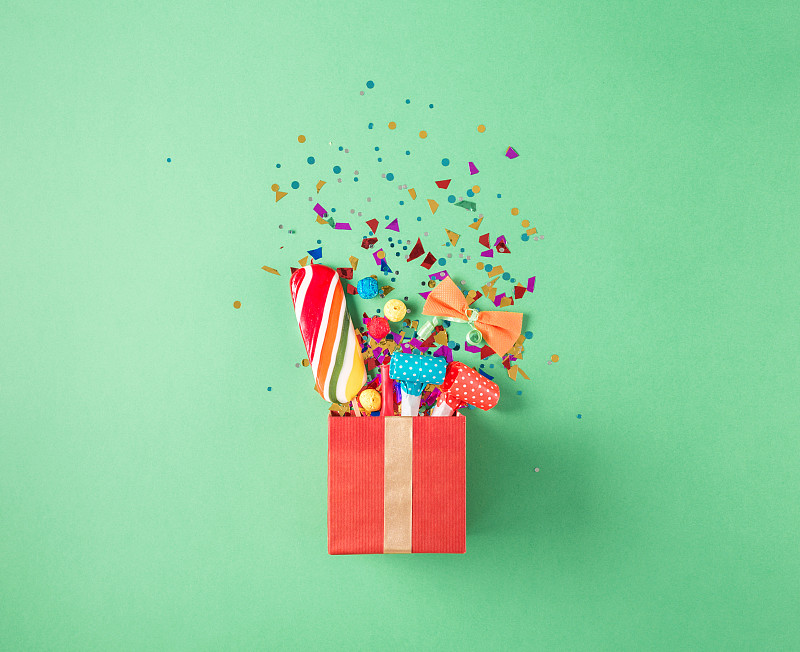 横幅,五彩纸屑,气球,玩具吹卷,包装纸,生日礼物,惊奇,生日,礼物,盒子