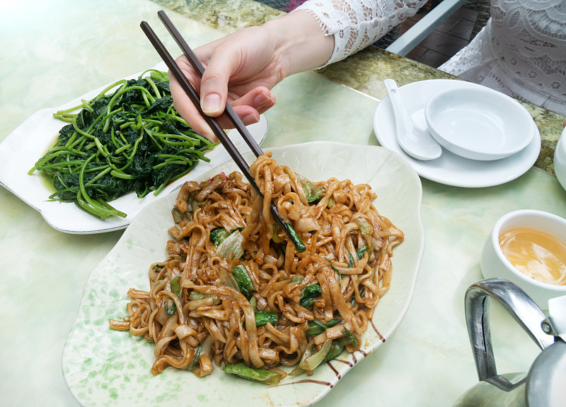 餐馆,女孩,菠菜意大利面,筷子,中式外卖,便利,菠菜,饥饿的,自然纹理,快餐