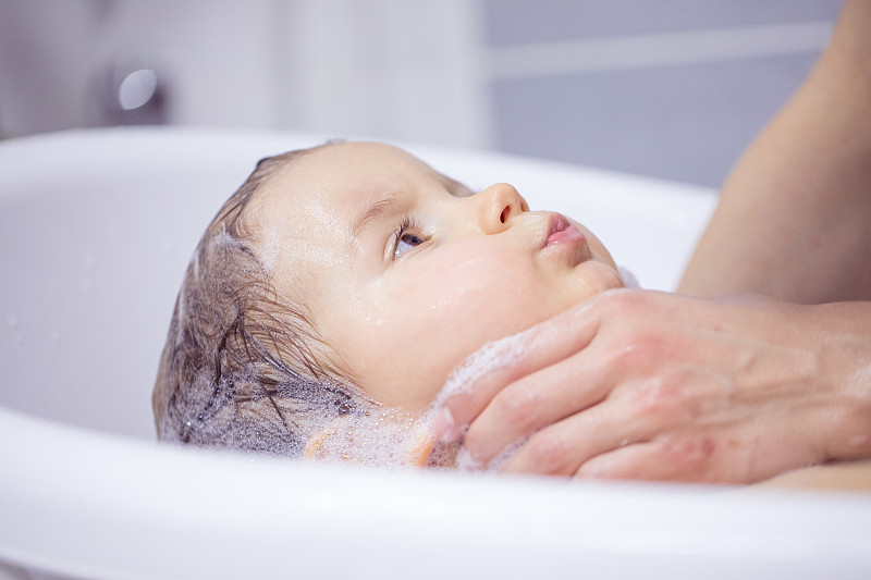 浴盆,小的,婴儿,婴儿浴盆,仅一名女婴,婴儿期,仅女婴,肥皂泡,香波,水