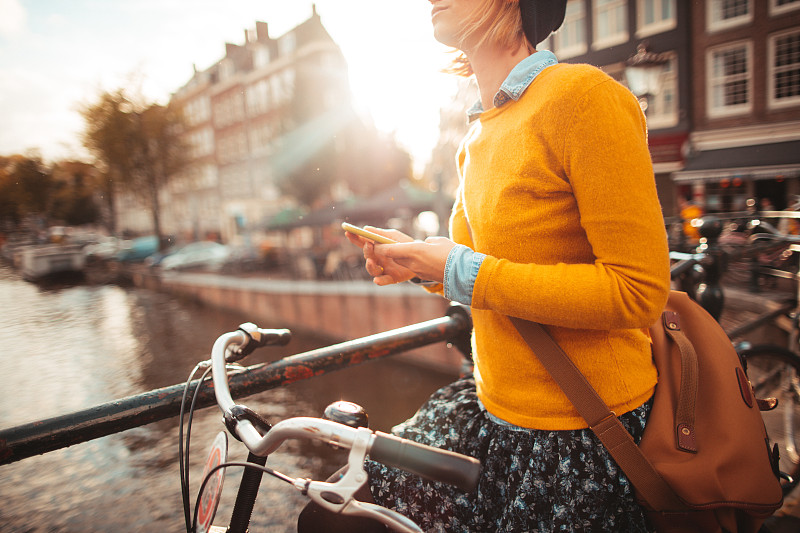 社区,手机游戏,荷兰,阿姆斯特河,阿姆斯特丹,运河,自行车,骑自行车,黄色,发短信