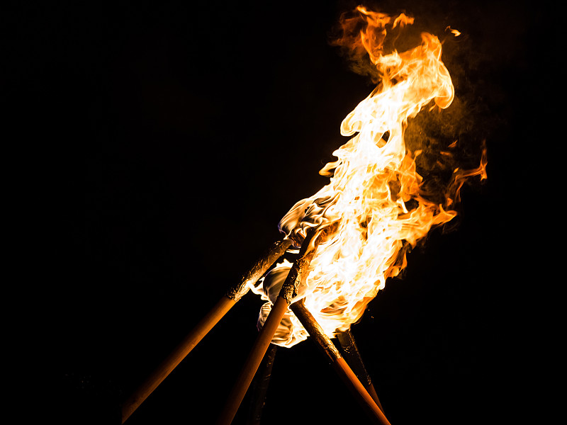 燃烧的火炬,火,街头艺人,地狱火,火焰,大篝火,远古的,表演艺术活动,表演者,黑色背景