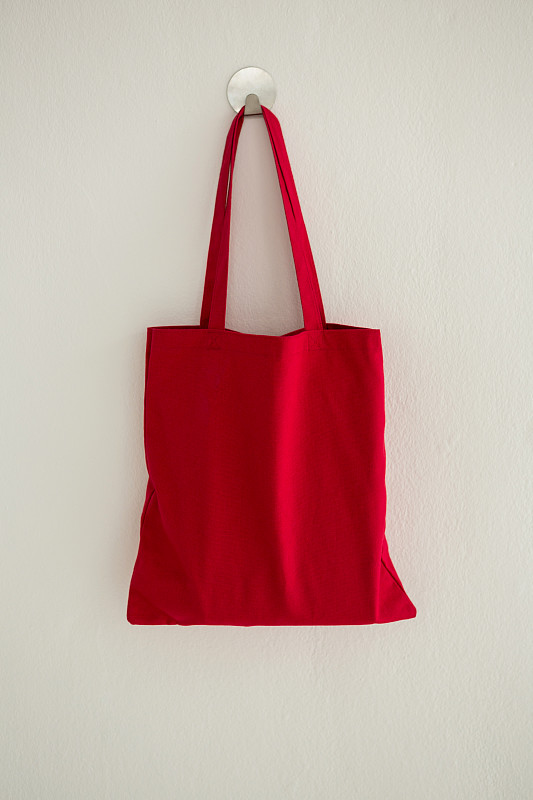 红色,墙,环保袋,吊钩,织品样本,把手,自拍,购物袋,拍摄场景,悬挂的