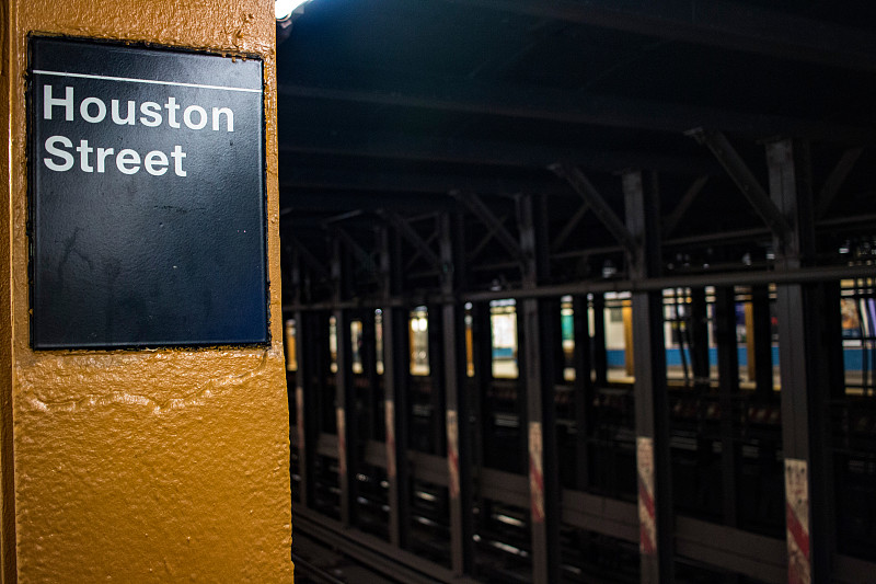 休斯顿大街,地铁站,纽约,地铁标志,纽约地铁,地铁月台,地铁,铁轨轨道,车站,交通标志