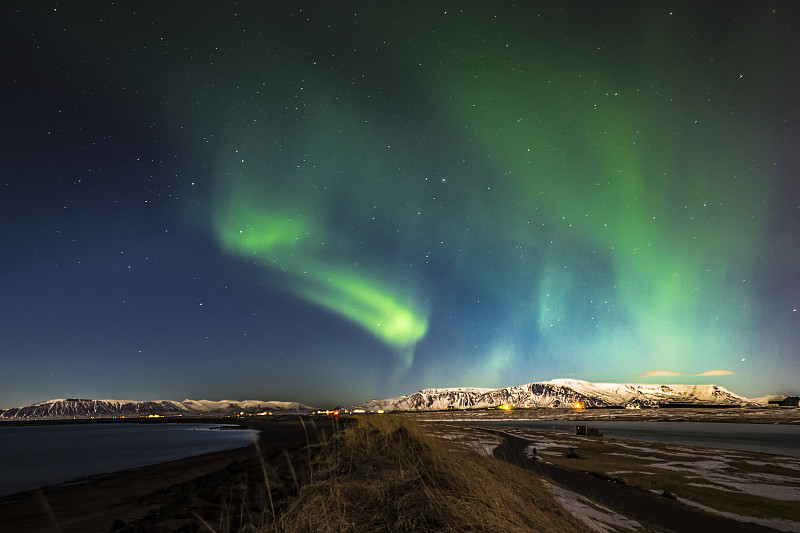雷克雅未克,北极光,在上面,冰岛国,极光,天空,水平画幅,欧洲北部,绿色,夜晚