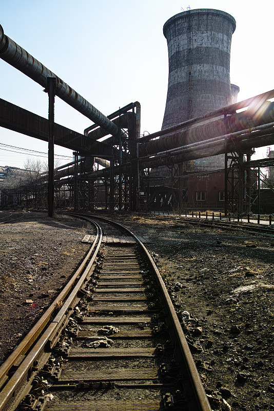 生锈的,被抛弃的,北京,车站月台,制造业职位,铁轨轨道,废墟,空气污染,铁路运输,垂直画幅