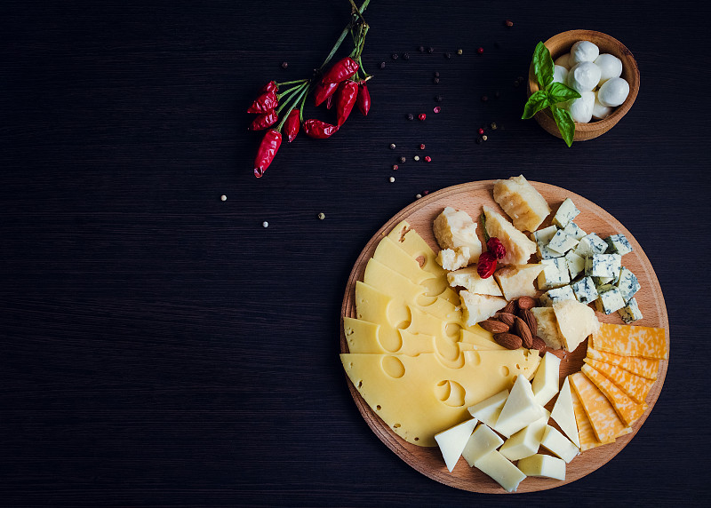 奶酪,开胃品,盘子,精神振作,奶酪切片机,乳酪板,蓝纹奶酪调料,高达干酪,羊乳干酪,蓝纹乳酪