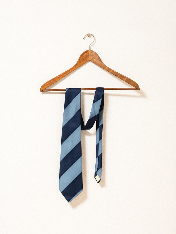 领带,衣架,浅蓝色,垂直画幅,留白,套装,男商人,商业金融和工业,魅力,传统服装