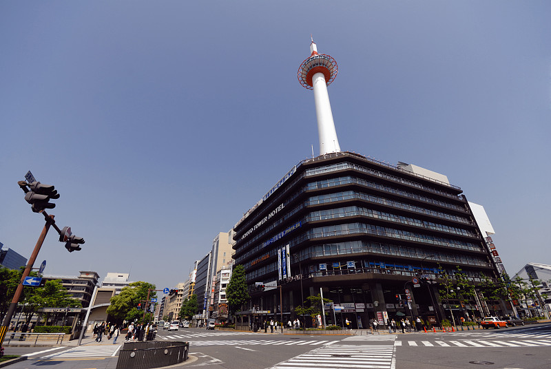 京都塔,路口,道路信号灯,天空,京都府,城镇景观,水平画幅,地形,无人,蓝色