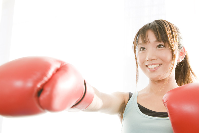 女人,拳击型健身运动,拳击手套,拳击,仅一个女人,水平画幅,日本,人,仅成年人,室内