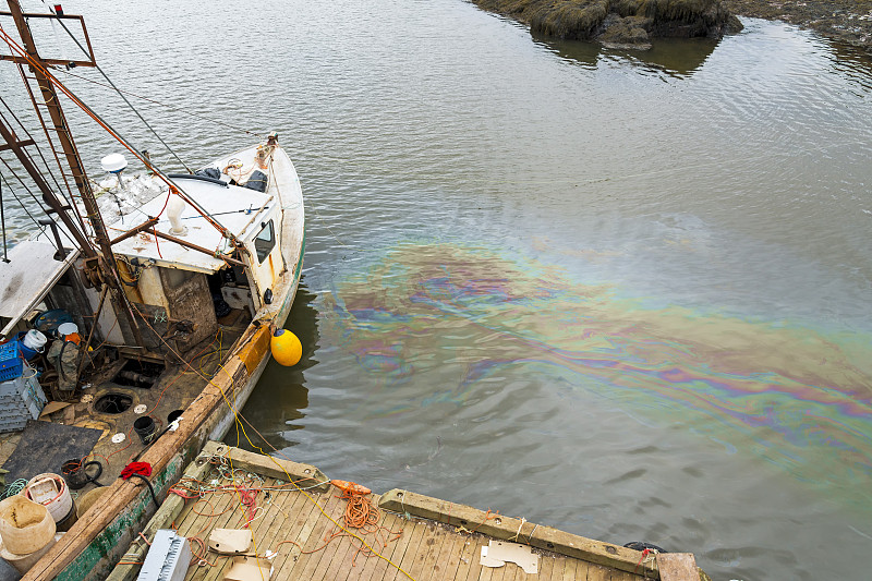 浮油,撒出,水湾,有毒废物,化学制品,海洋,商用码头,水,水平画幅