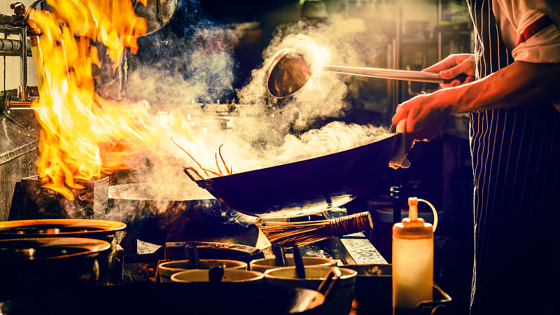 烧菜（法式烹调）,嫩煎食品,泰国,火焰,烤炉,炊具,厨房,特写,餐馆,水平画幅