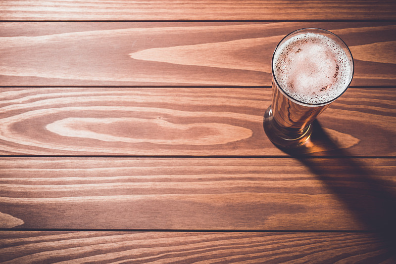 啤酒杯,桌子,木制,小酒杯,在上面,品脱酒杯,桶,啤酒,拉格啤酒