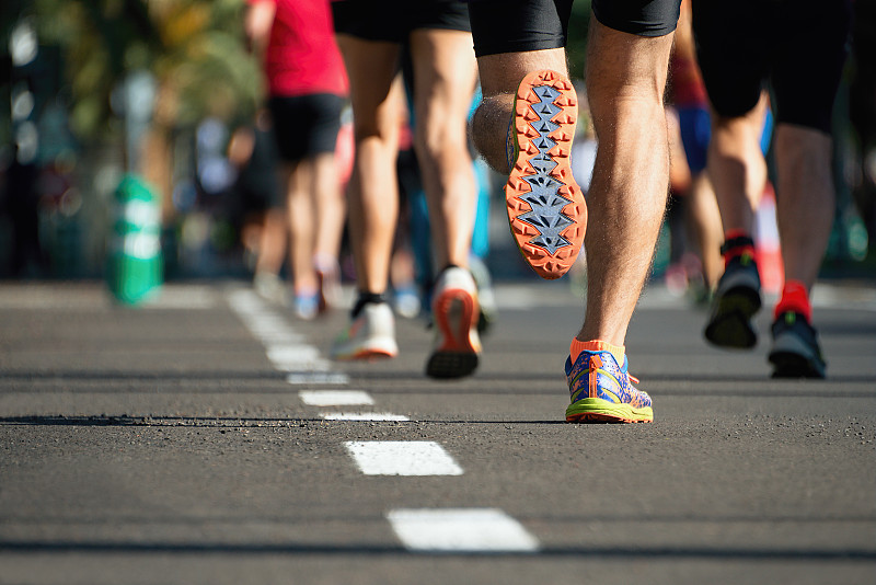 马拉松赛跑,铁人三项,运动短裤,鞋子,体育比赛,短裤,短跑,人群,慢跑,汗液