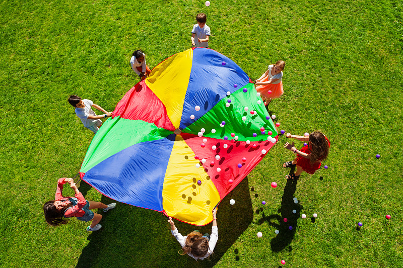 降落伞,球,儿童,彩虹,幸福,充满的,夏令营,休闲游戏,上下跳动,草坪