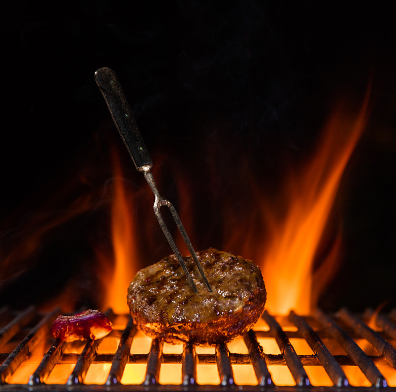 牛肉汉堡,肉,牛肉,火焰,背景,金属格栅,煤,野餐烤牛肉,肉末,嫩里脊排