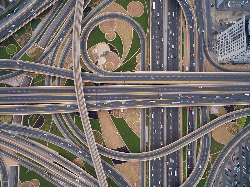 迪拜,航拍视角,阿拉伯联合酋长国,路,车站月台,运动跑道,路口,多车道公路,方向标,货运
