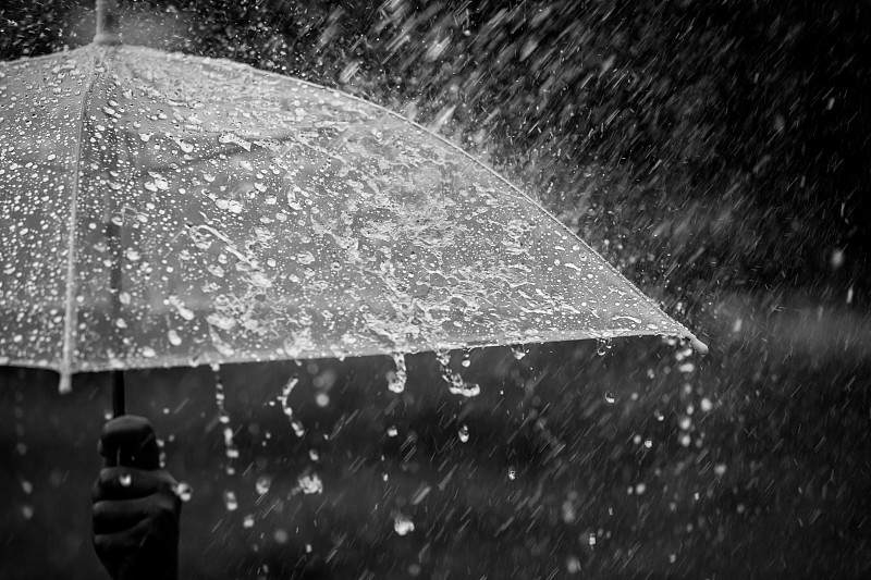 伞,雨,暴雨,雨滴,水面,暴风雨,遮护的手势,雷雨,水,重的