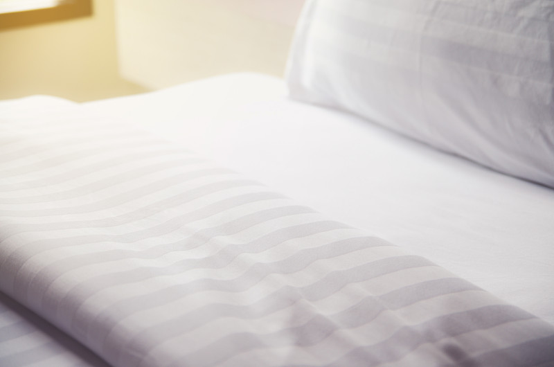 棉被,枕头,床,卧室,白色,床上用品,毛绒绒,羽绒被,床垫,弄皱的