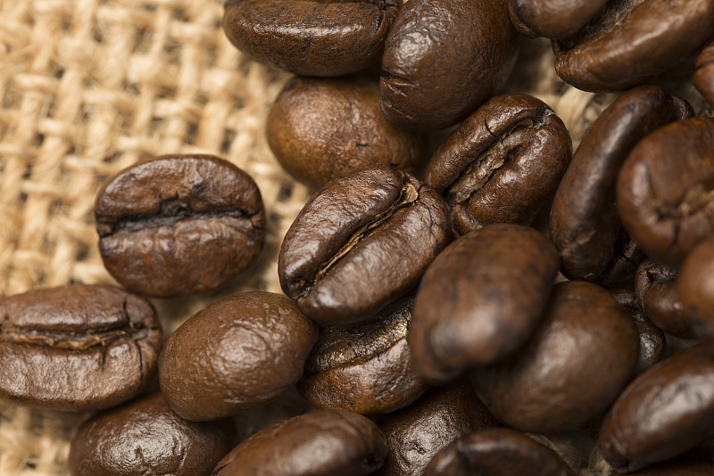 咖啡豆,烤串,名人吐槽节目,黑咖啡,摩卡咖啡,咖啡生豆,粗麻布,卡布奇诺咖啡,浓咖啡,拿铁咖啡