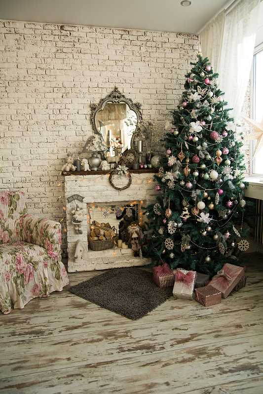 壁炉,平衡折角灯,圣诞树,扶手椅,壁炉架,火炉,垂直画幅,留白,新的,家庭生活