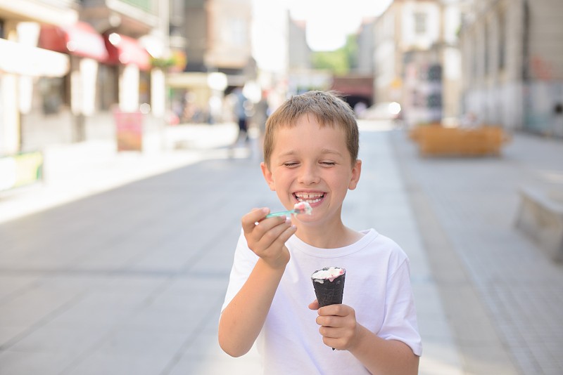 儿童,男孩,幸福,冰淇淋店,伦敦城,横截面,机制冰淇淋,儿童节,华夫饼,冰淇淋