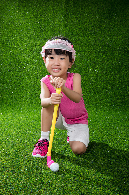 高尔夫球运动,进行中,中国人,女孩,亚洲,跪着,高尔夫球,高尔夫球手,高尔夫球场,垂直画幅
