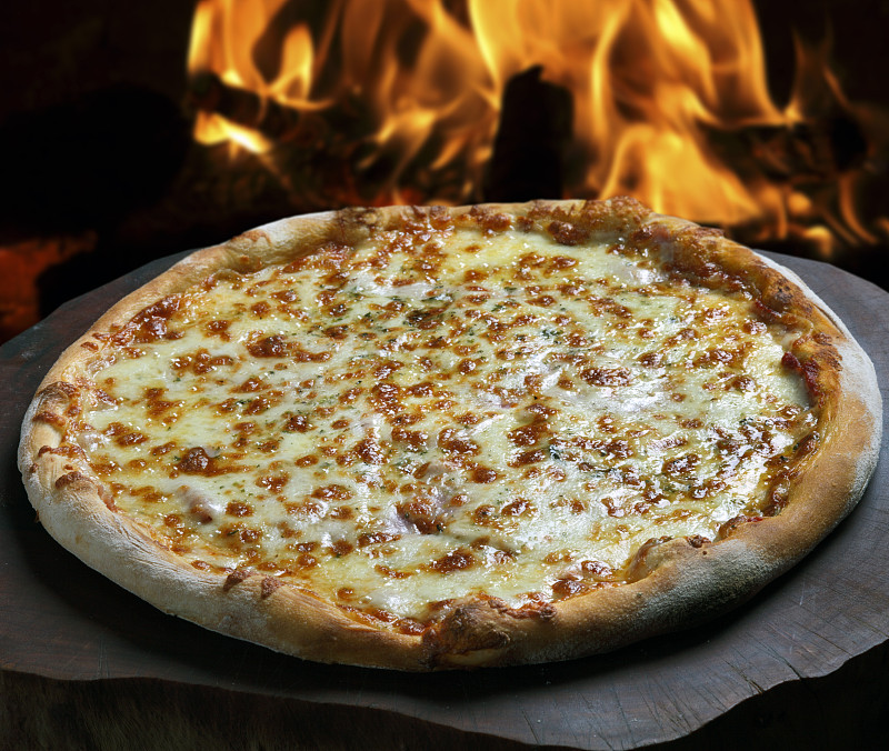 比萨饼,意大利辣香肠,意大利腊肠,披萨店,罗勒,莫扎瑞拉奶酪,烤炉,快餐,小麦面团,奶酪
