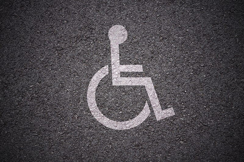 肢体缺损,残障者标志,轮椅坡道,轮椅通道,轮椅,停车场,沙砾,水平画幅,无人