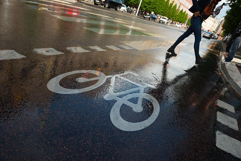 自行车道,人行横道,斑马线,行人,固执己见,斯德哥尔摩,排队等,车轮,水平画幅,符号