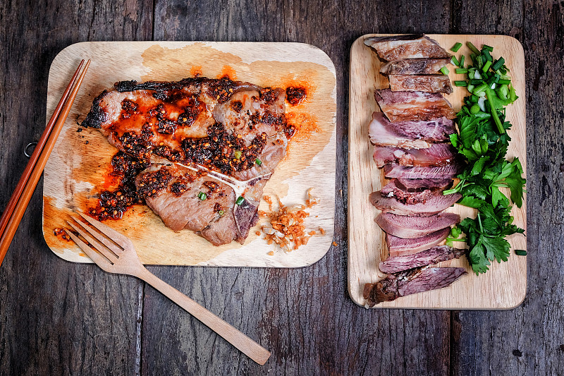 t骨牛排,牛肉,木制,牛排,臀部,切片食物,牛柳扒,西冷牛排,招牌牛排,大理石状肉