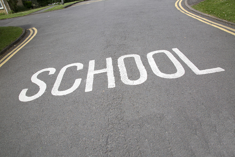 学校,交通,警告标识,建筑物门,水平画幅,无人,英国,倾斜的,标志,倾斜视角