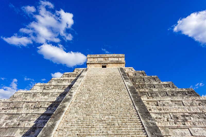Beautiful,architecture,of,Kukulkan,pyramid,in,Chichen,Itza,,this,pre-Columbian,city,situated,in,Mexico’s,Yucatan,state.