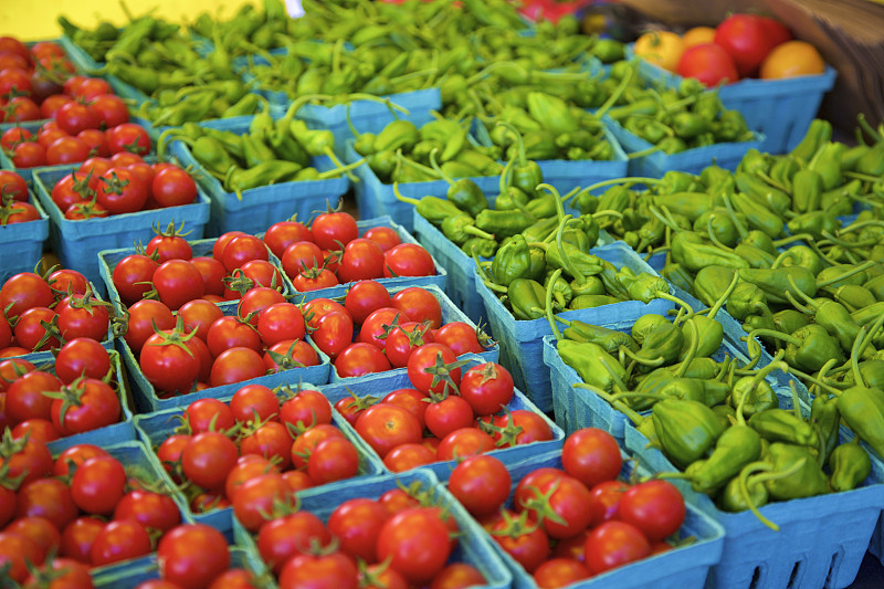 西红柿,农产品市场,西班牙甘椒,椒类食物,特拉华,美国,成一排,水平画幅,绿色,无人