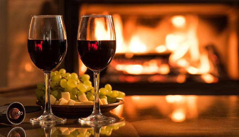 葡萄酒杯,壁炉,红葡萄酒,背景,在上面,两个物体,葡萄酒,休闲活动,水平画幅,无人