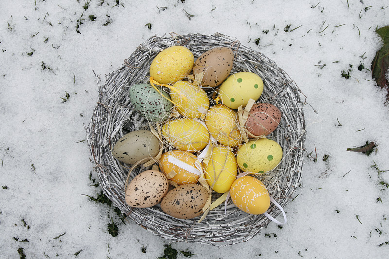 复活节,复活节篮,水平画幅,鸡蛋,雪,无人,寻找复活节彩蛋,户外,复活节彩蛋,蛋