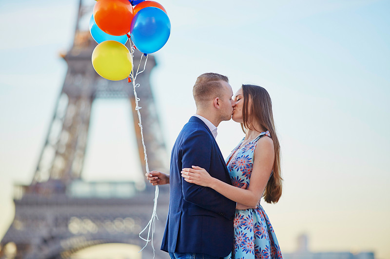 气球,埃菲尔铁塔,异性恋,多色的,女朋友,旅行者,生日,都市风景,国际著名景点,著名景点
