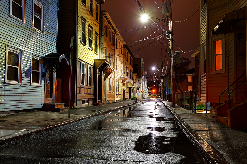 市区路,居住区,南波士顿,水平画幅,连栋房屋,夜晚,无人,户外,戏剧性的天空,雨