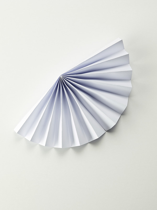 扇子,纸,垂直画幅,无人,蓝色,折扇,华丽的,工艺品,折纸工艺,白色