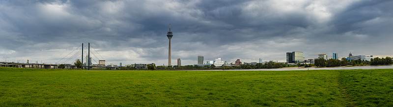 Skyline,of,Düsseldorf,in,Germany,-,panorama
