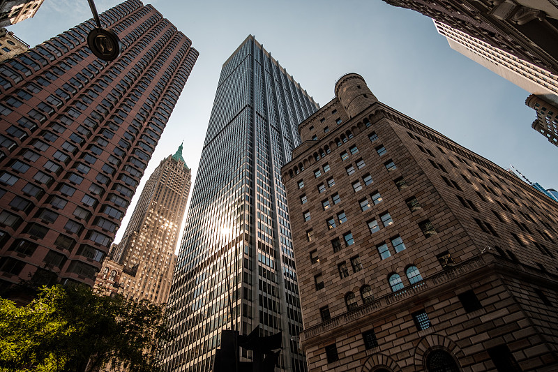 Buildings,in,the,financial,area,of,??Wall,Street,in,Manhatan,-,New,York,City