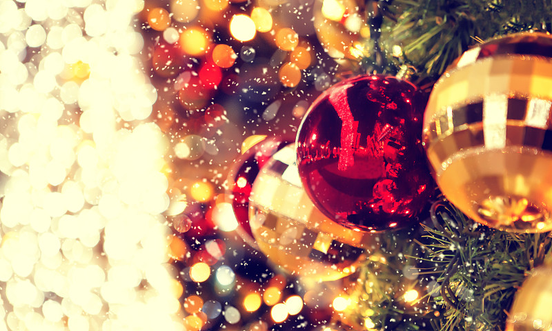 圣诞装饰,选择对焦,留白,水平画幅,雪,无人,蝴蝶结,圣诞树,圣诞礼物