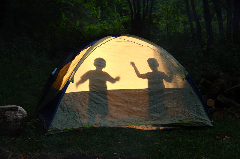 帐篷,儿童,轮廓,夏令营,学龄儿童,学龄前,水平画幅,进行中,嬉戏的,夜晚