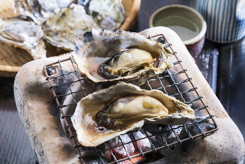 日本青酒,碳烤,牡蛎