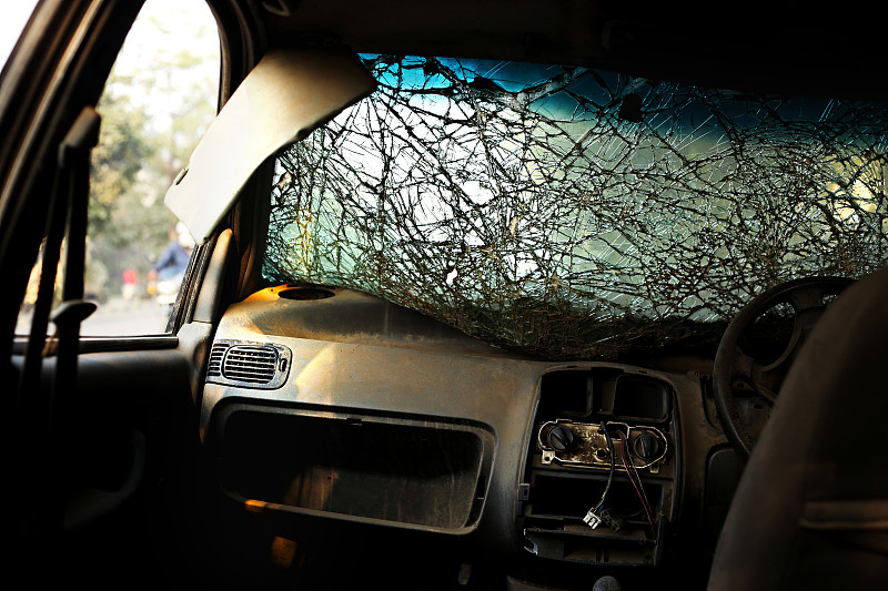 挡风玻璃,坏掉的,汽车,意外事件,水平画幅,无人,陆用车,仪表板,碾碎了的,运输活动