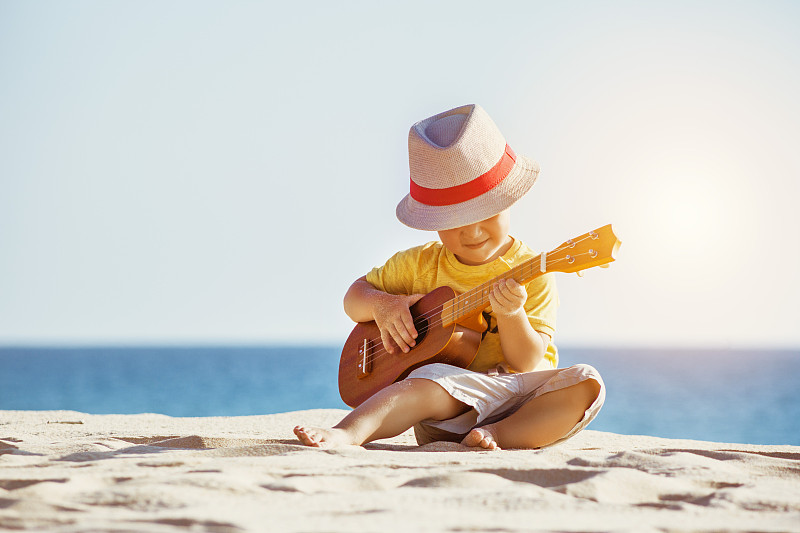 海滩,男孩,吉他,尤克里里琴,概念,留白,休闲活动,沙子,沙滩派对,夏天
