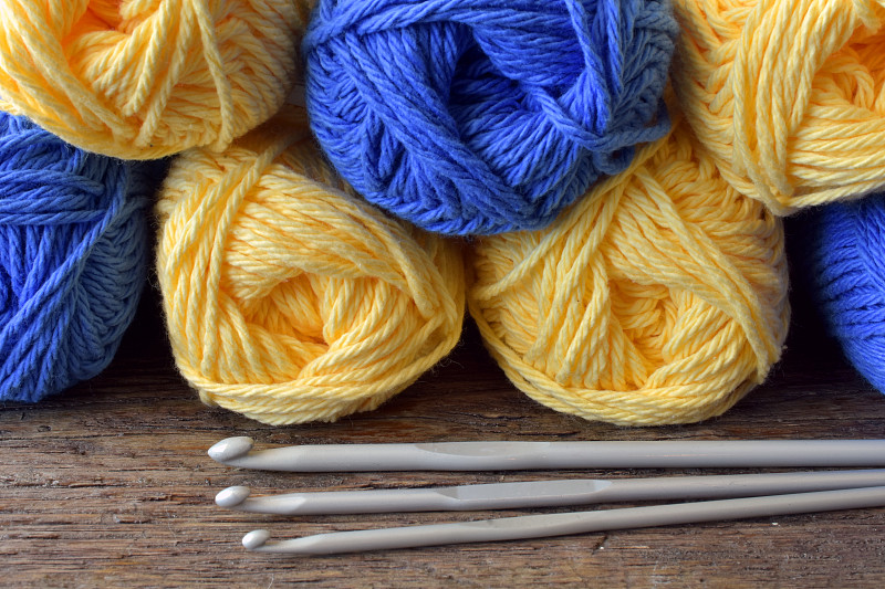 钩针编织品,蓝色,黄色,羊毛,球,休闲活动,水平画幅,纺织品,无人,钩针