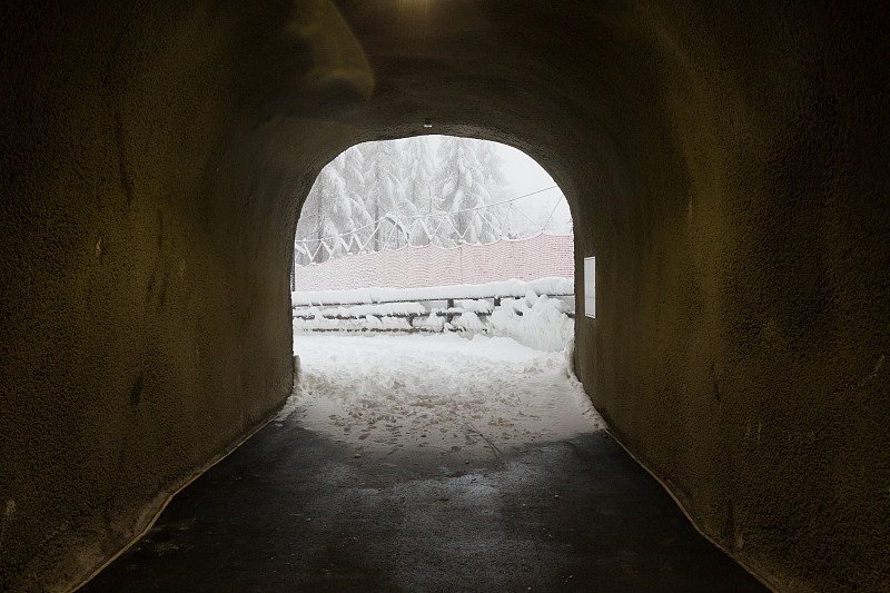 滑雪坡,策尔马特,隧道,透过窗户往外看,褐色,水平画幅,装管,易接近性,雪,无人