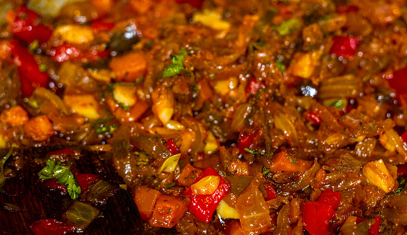 西红柿,辣椒粉,洋葱,香料,草本,汤,胡萝卜,烤的,食用油,烹调