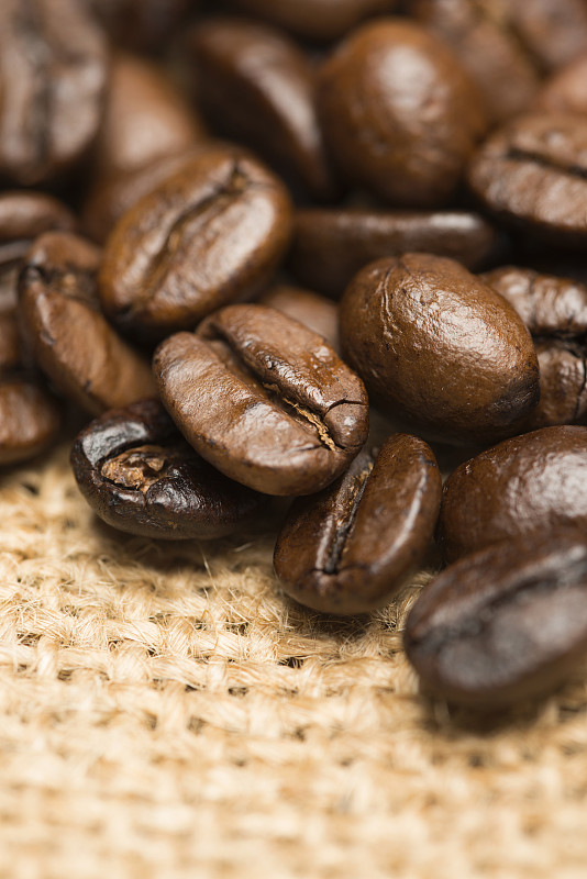 背景聚焦,咖啡豆,烤串,名人吐槽节目,摩卡咖啡,黑咖啡,粗麻布,咖啡生豆,卡布奇诺咖啡,浓咖啡